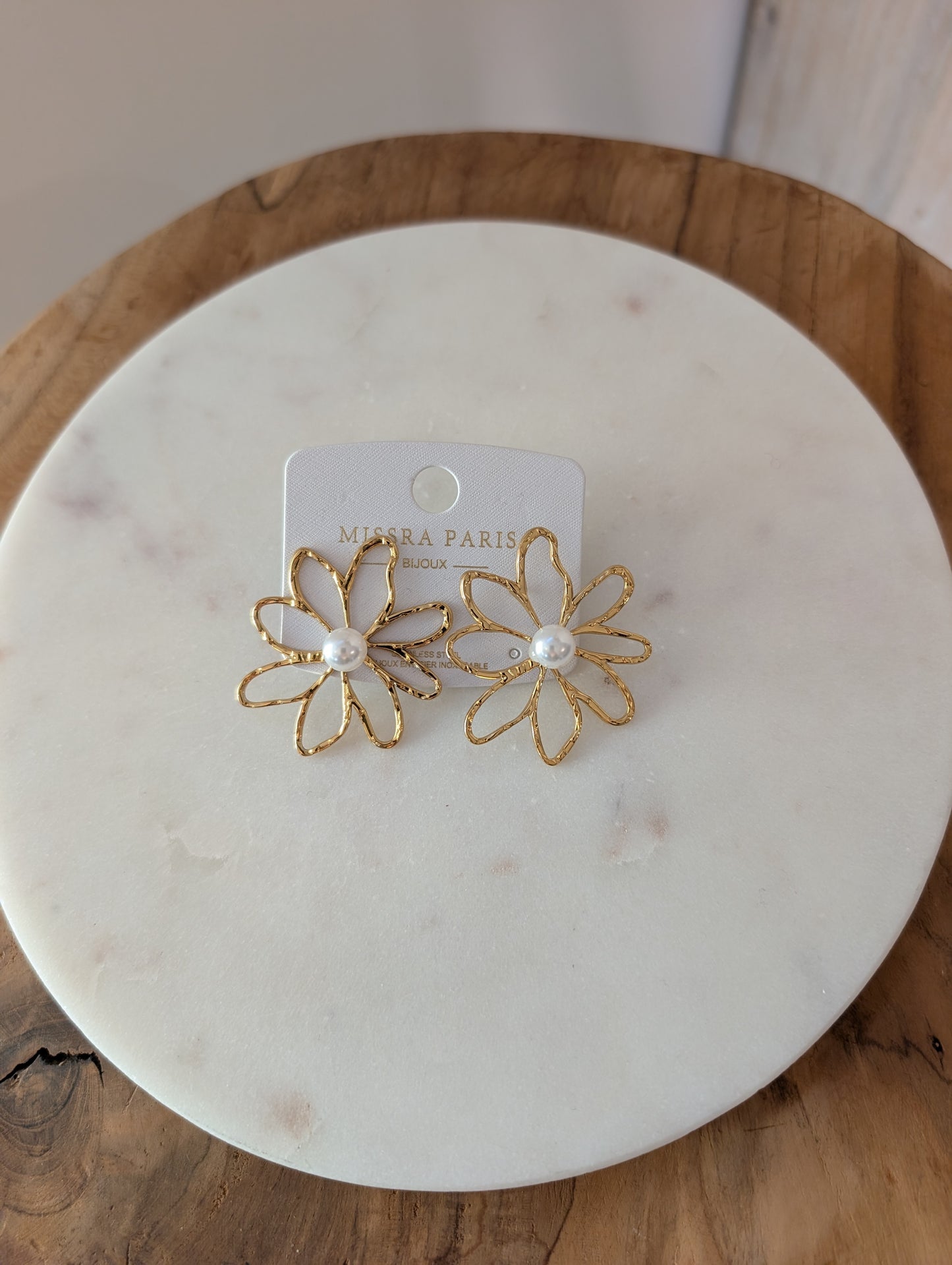 Boucles d'oreilles pâquerettes nacre