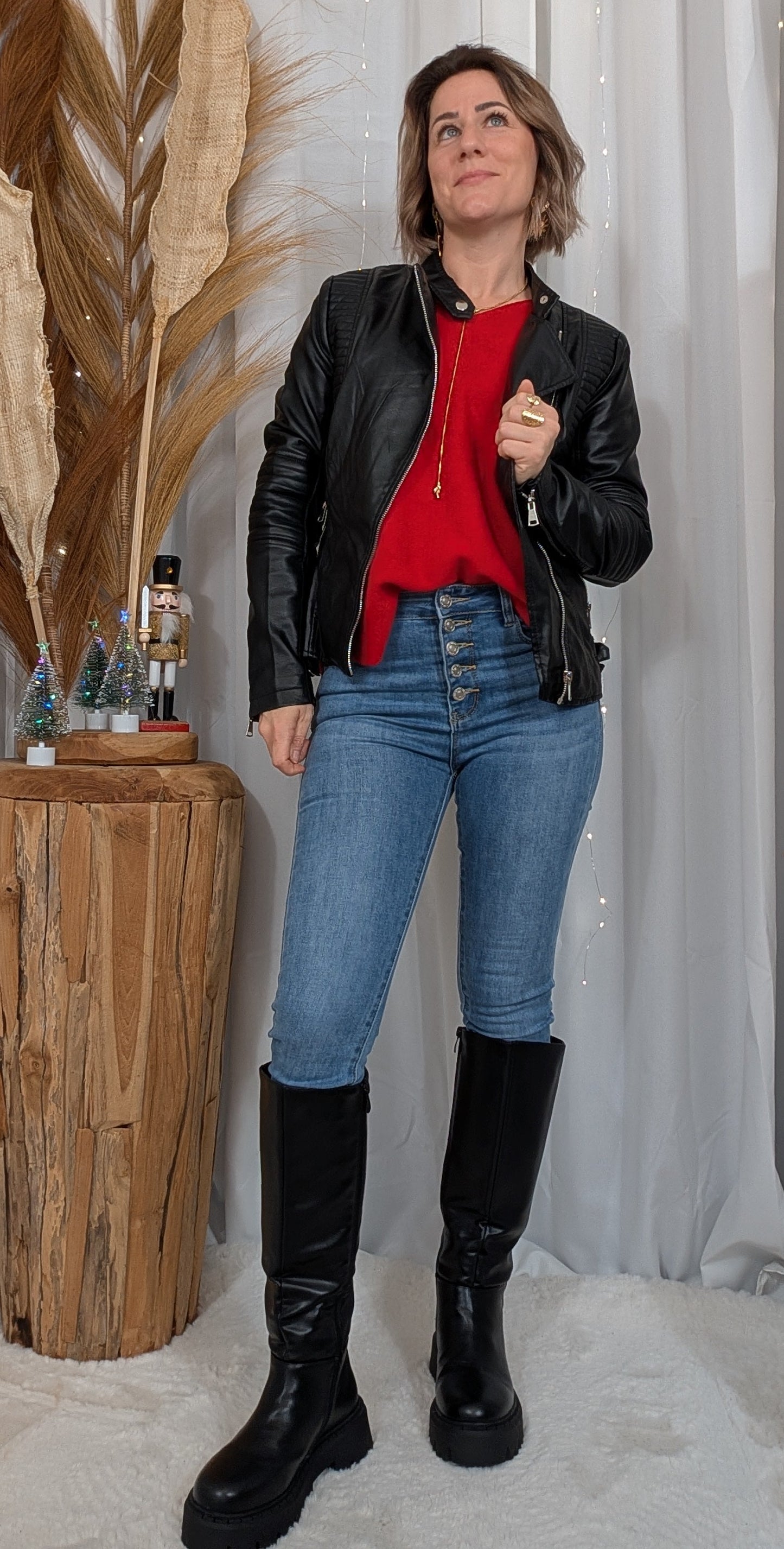 Pull col en V fine maille rouge cerise