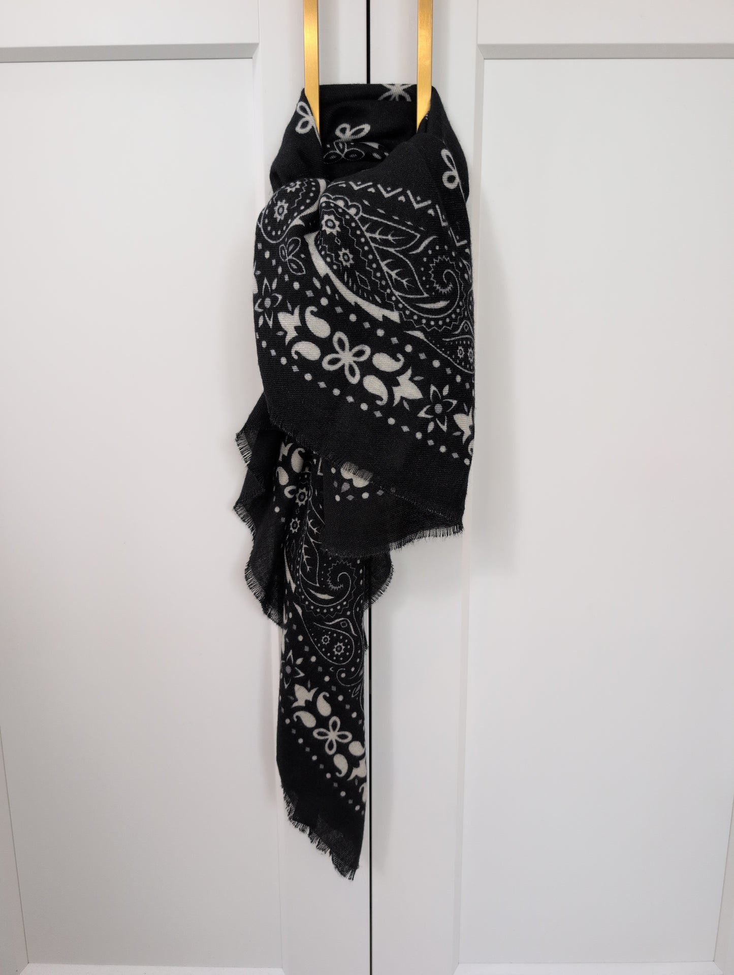 Foulard carrée noir bandana