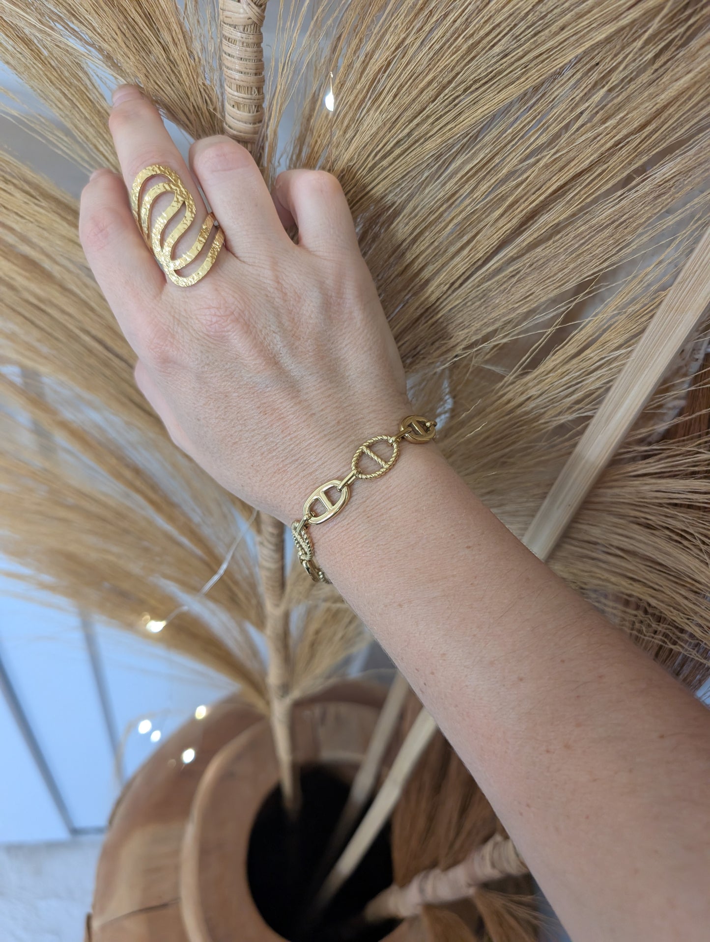 Bracelet en acier inoxydable intemporel doré