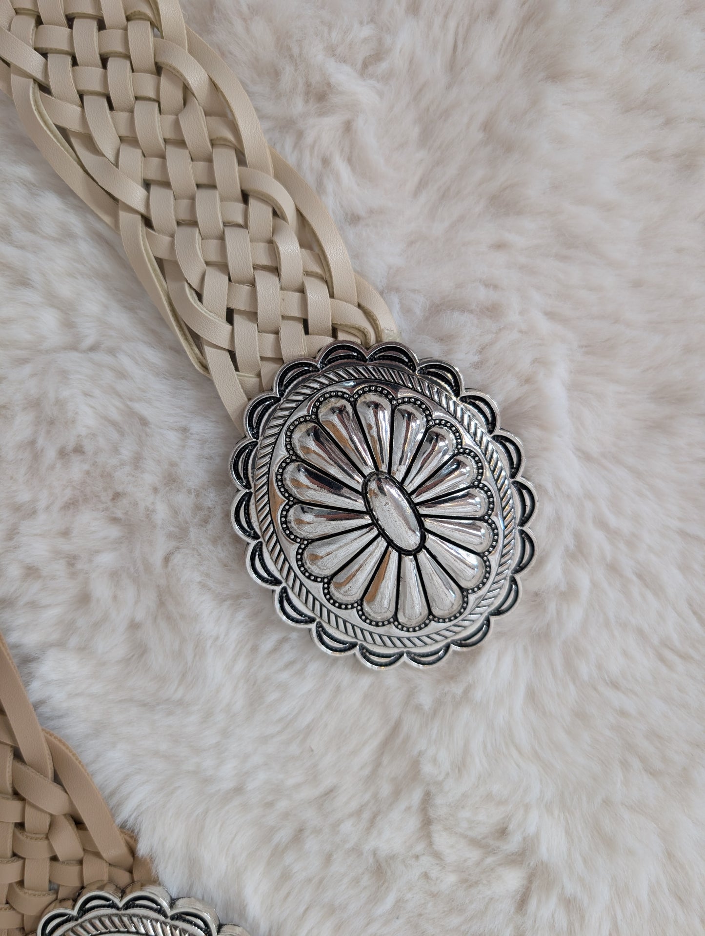 Ceinture tressée beige clair et boucle argenté