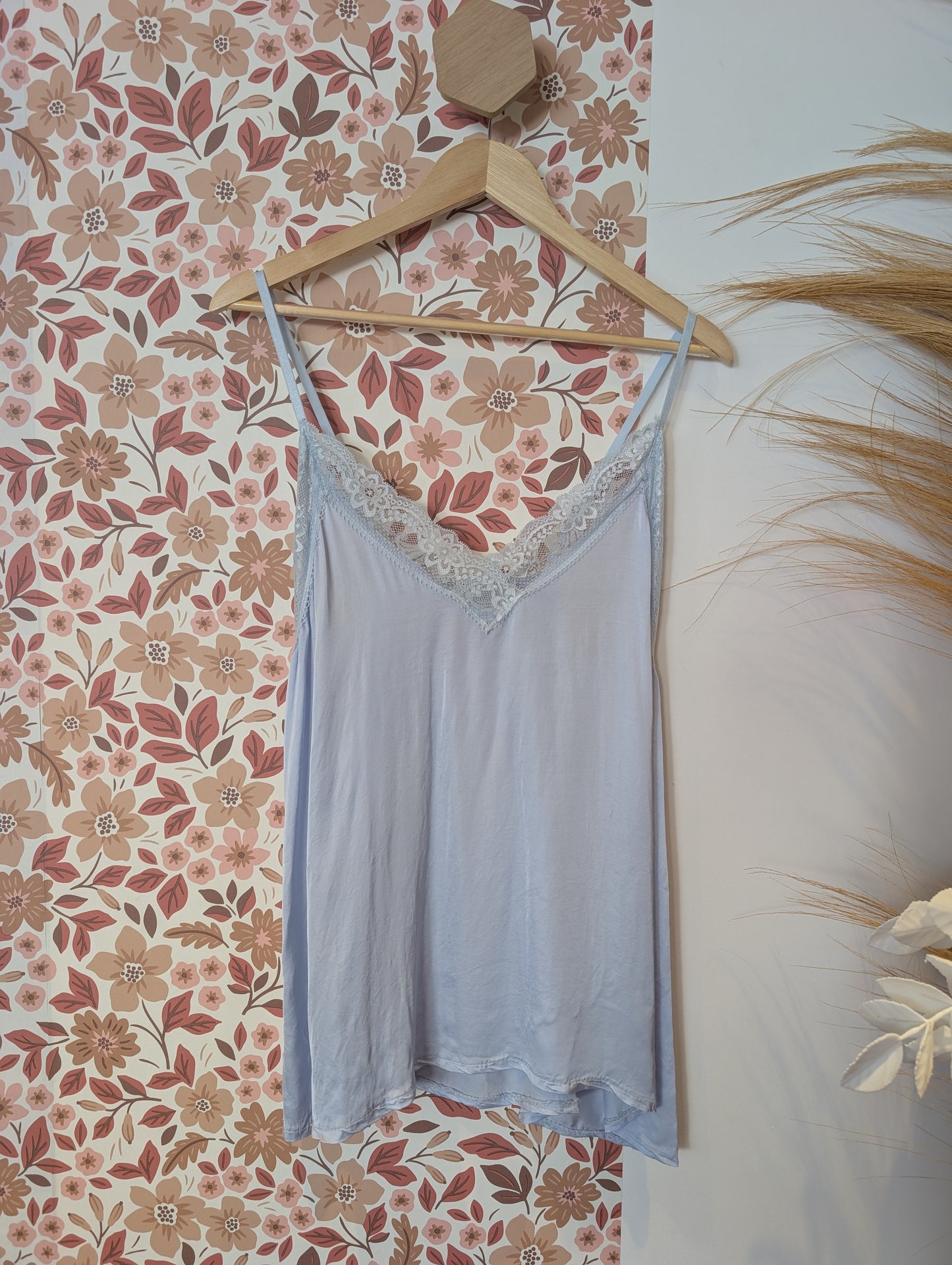 Top dentelle bleu ciel GRANDE TAILLE