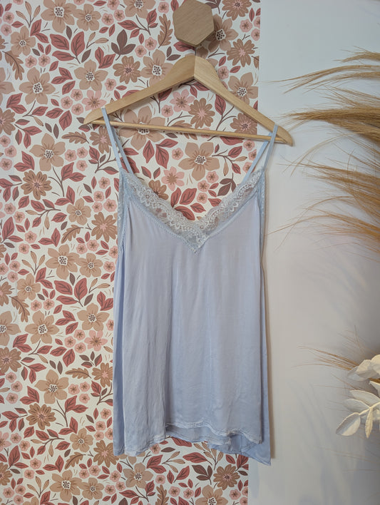 Top dentelle bleu ciel GRANDE TAILLE