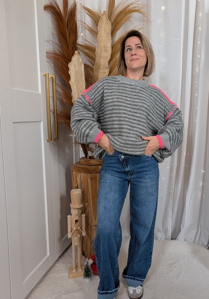 Pull rayé gris avec du fluo