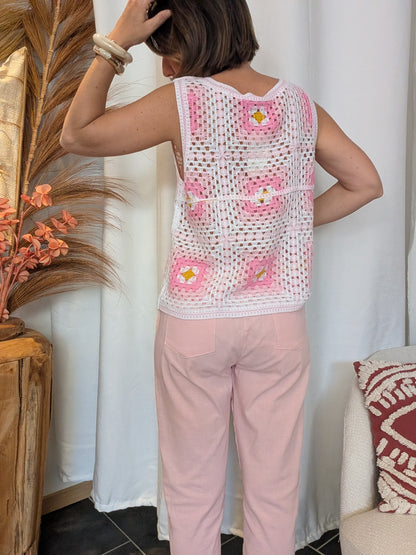 Top crochet rose