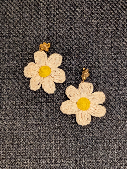 Boucles d'oreilles Fleur beige