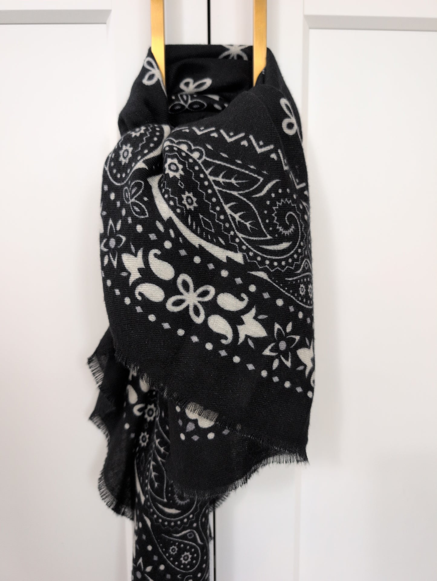 Foulard carrée noir bandana