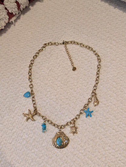 Collier Blue