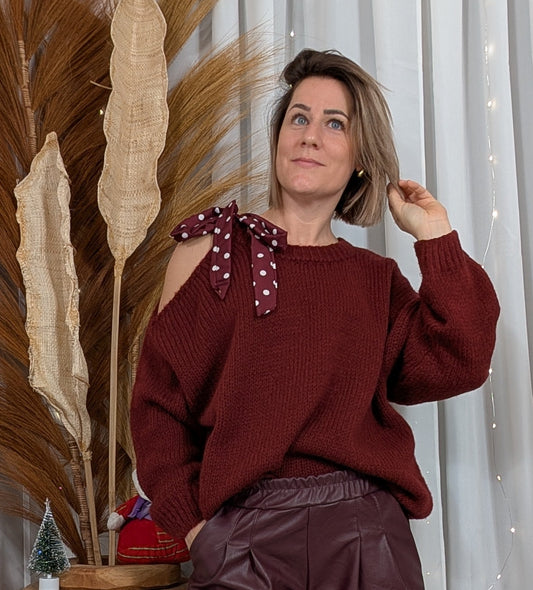 Pull bordeaux détail pois