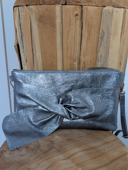 Sac pochette cuir irisé gris foncé