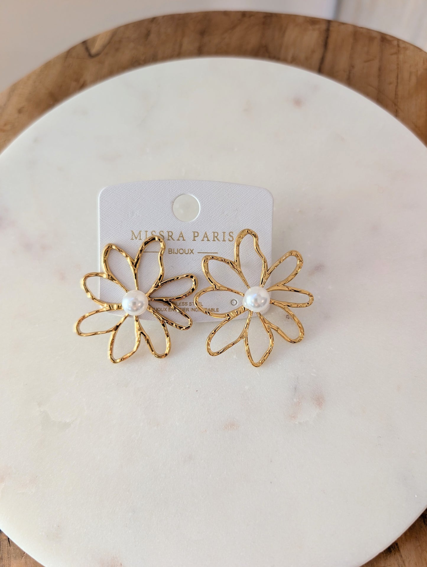 Boucles d'oreilles pâquerettes nacre