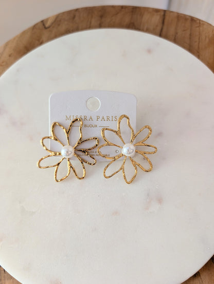 Boucles d'oreilles pâquerettes nacre