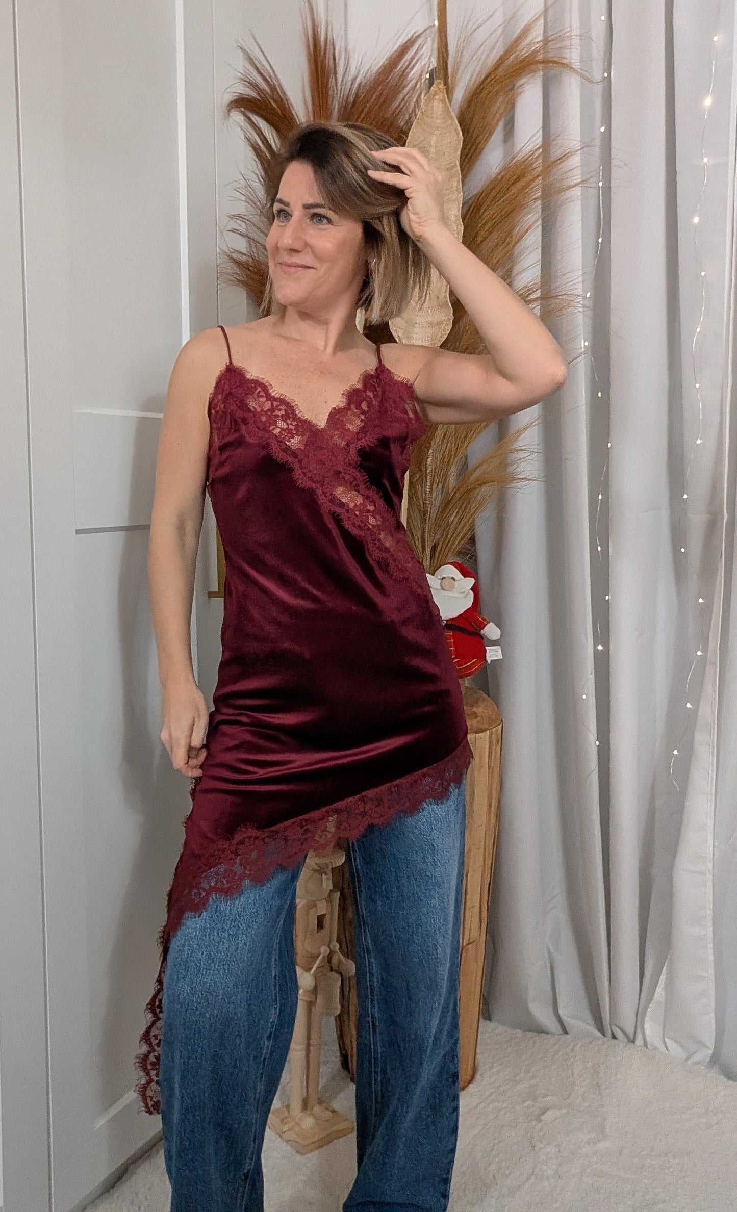 Top à bretelle asymétrique velours bordeaux