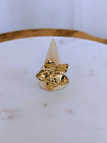 Bague fleur martellée