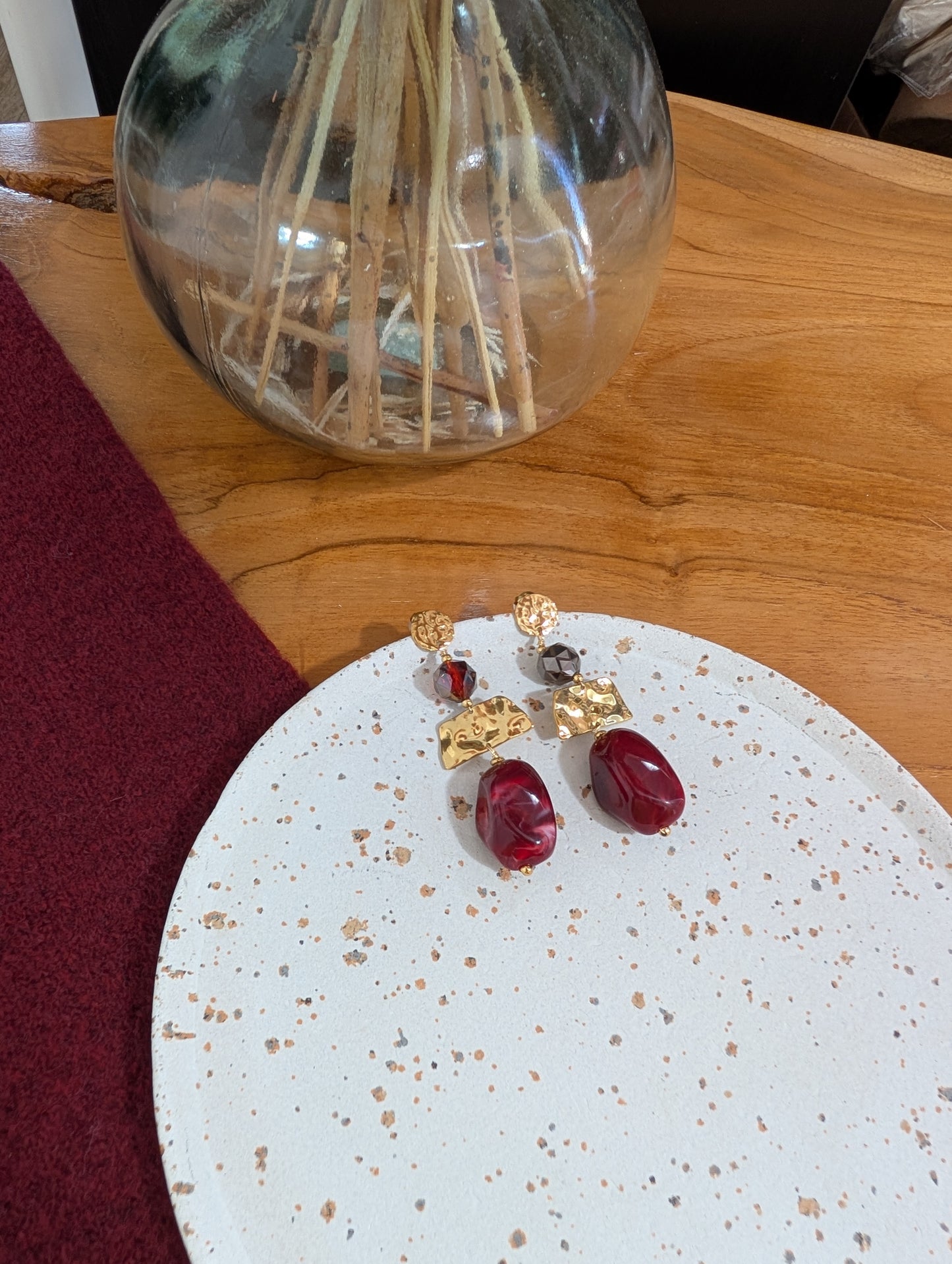 Boucle d'oreille Alba bordeaux