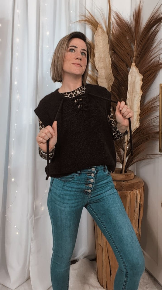 Pull sans manche avec col lacet