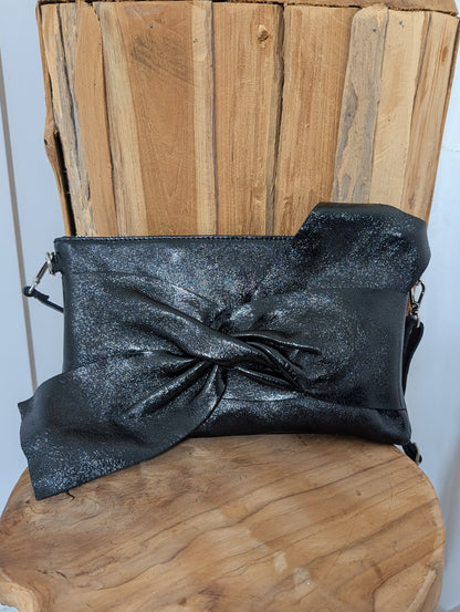 Sac pochette cuir irisé noir